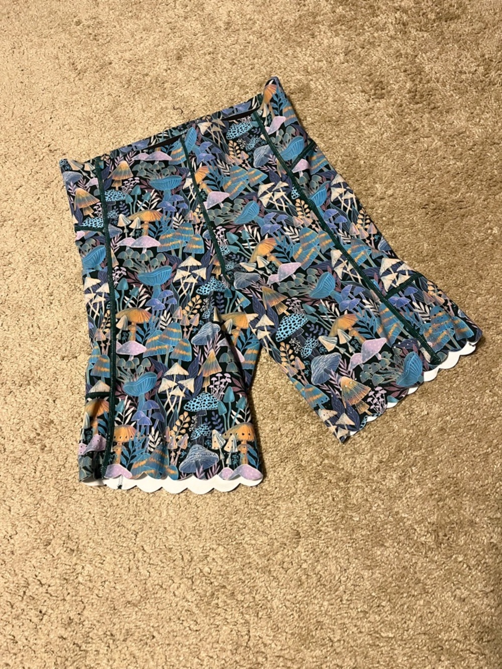 Shredly Biker Shorts size medium mushrooms
